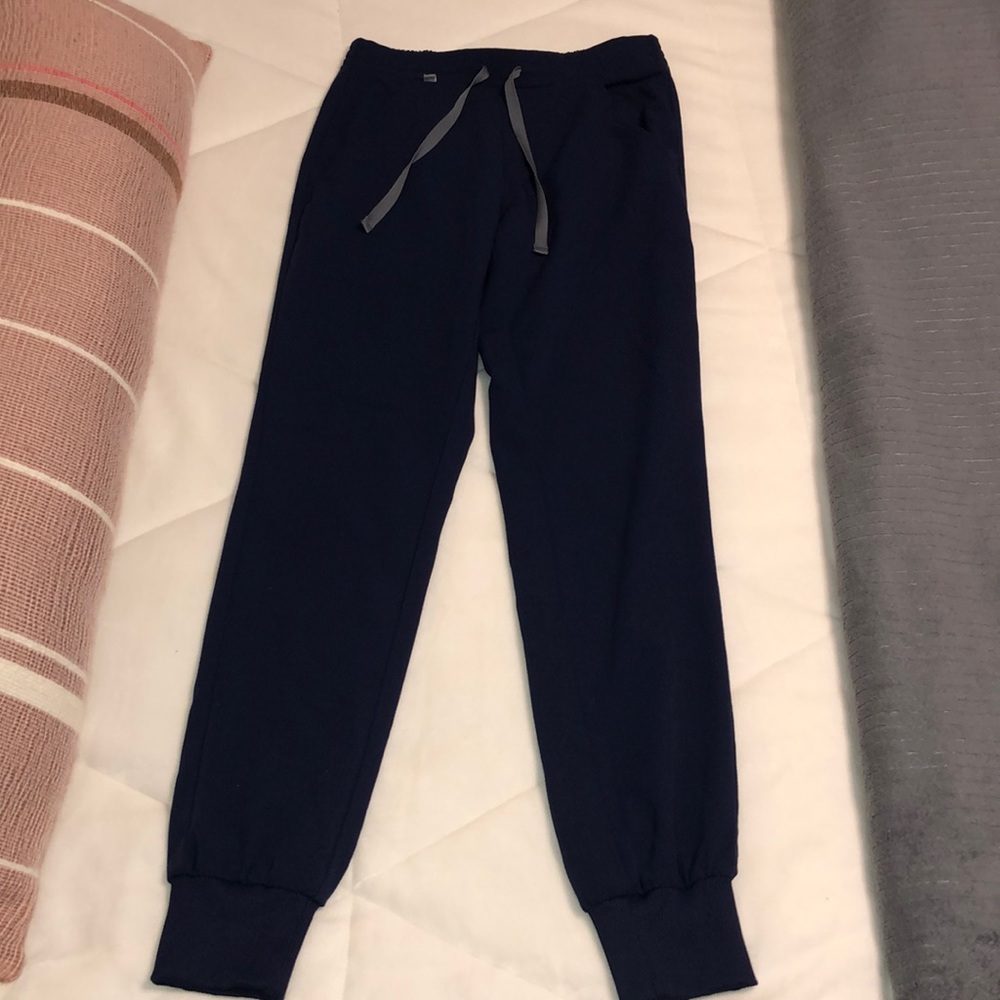 FIGS jogger scrubs!!!